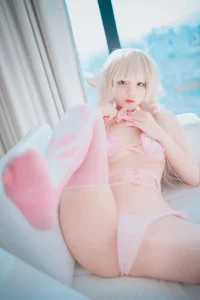 Bộ sưu tập ảnh gái xinh Hàn mặc nội y màu hồng gợi cảm